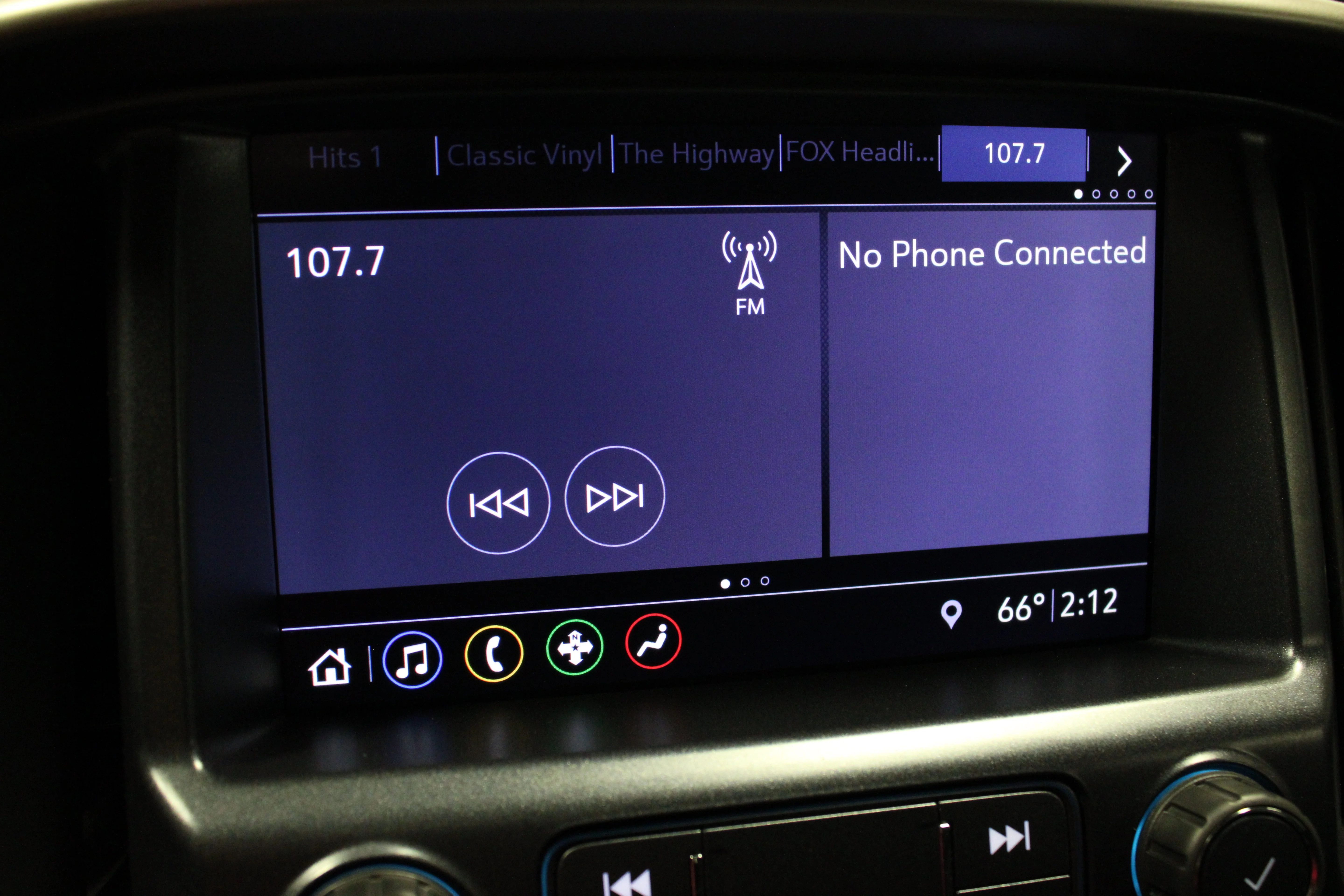 Used 2019 Shadow Gray Metallic Chevrolet Z71 image 26