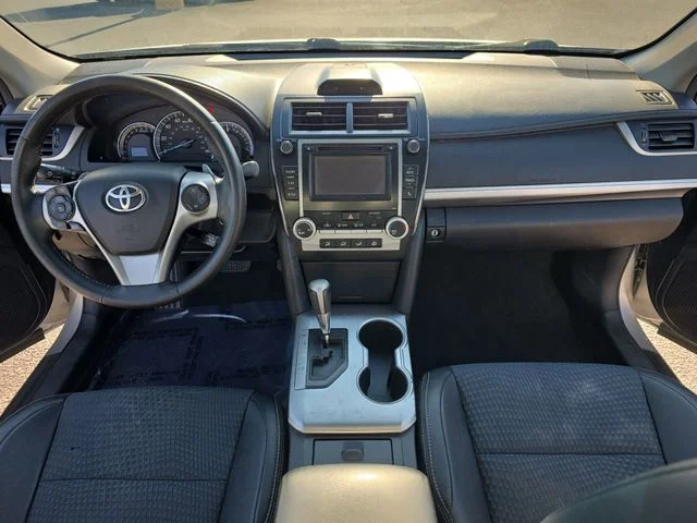 Used 2014 Silver Toyota SE image 10