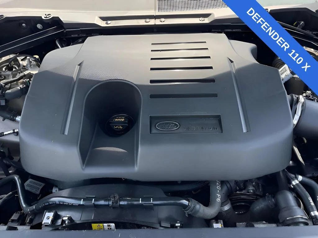 Used 2024  Land Rover X image 33
