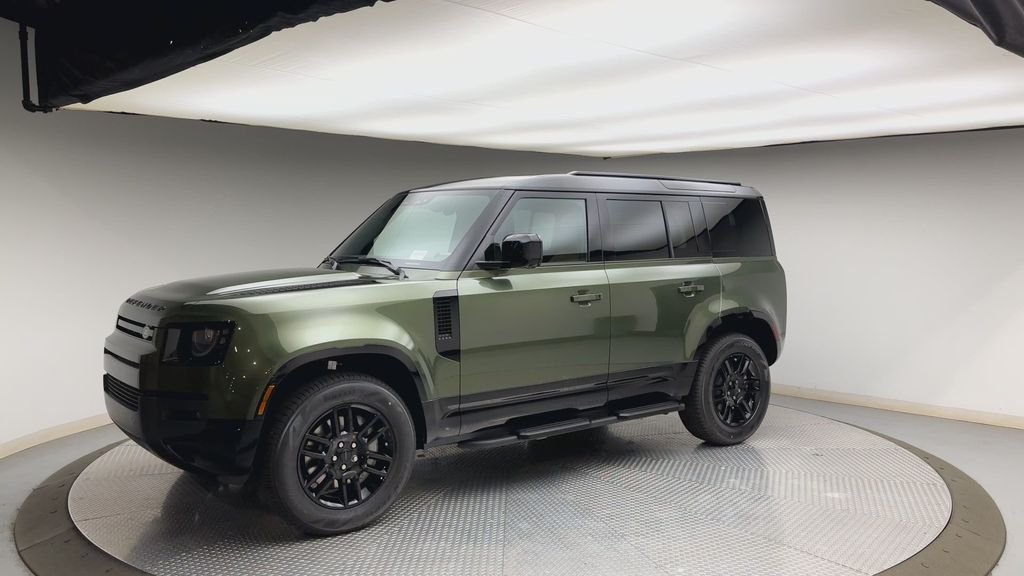 New 2026 Woolstone Green Land Rover X-Dynamic SE image 6