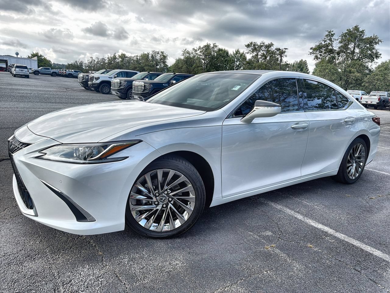 Used 2024 White Lexus Luxury image 1