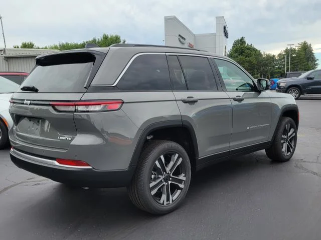 New 2027 Sting-Gray Clearcoat Jeep Limited image 3
