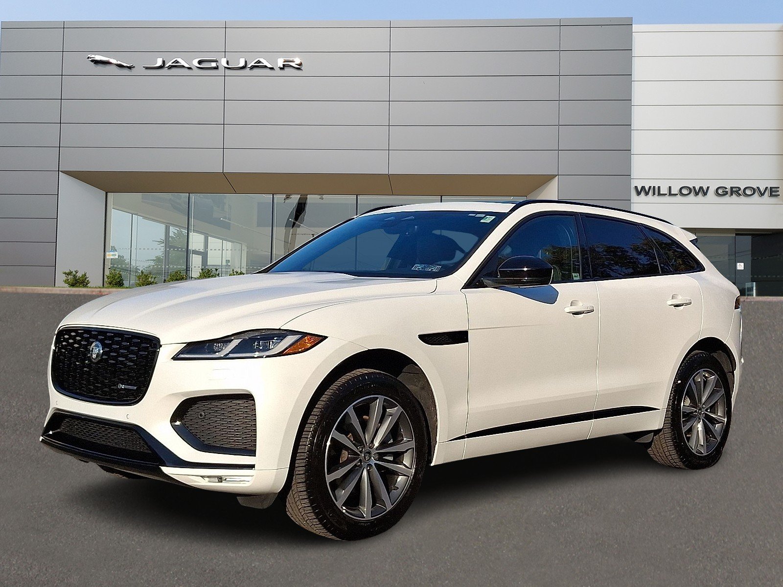 2025 Jaguar F-PACE R-Dynamic S