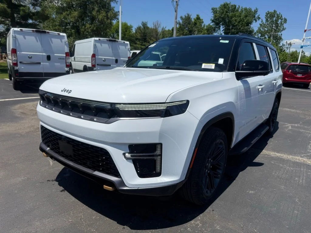 New 2026 Bright White Clear-Coat Exterior Paint Jeep  image 8