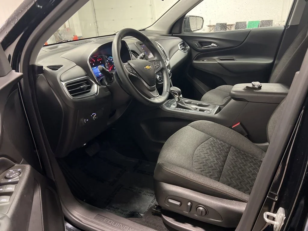 2023 Chevrolet Equinox LT - Photo 12