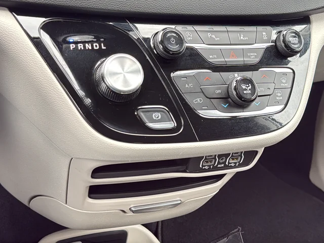 Used 2024 White Chrysler Touring L image 21