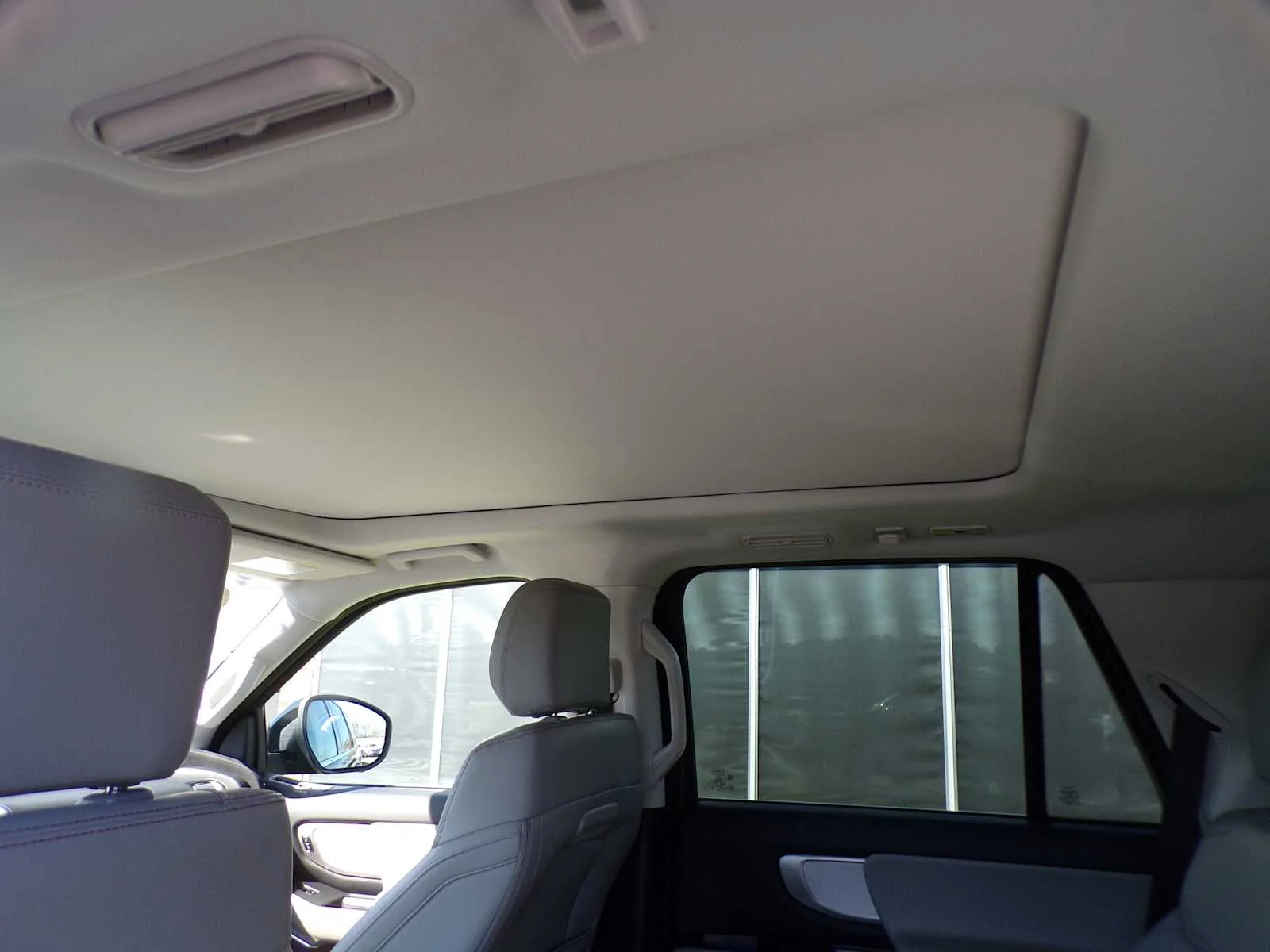 Used 2025 Agate Black Metallic Ford Active image 13