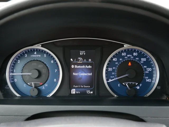 Used 2015 Blizzard Pearl Toyota XLE image 23