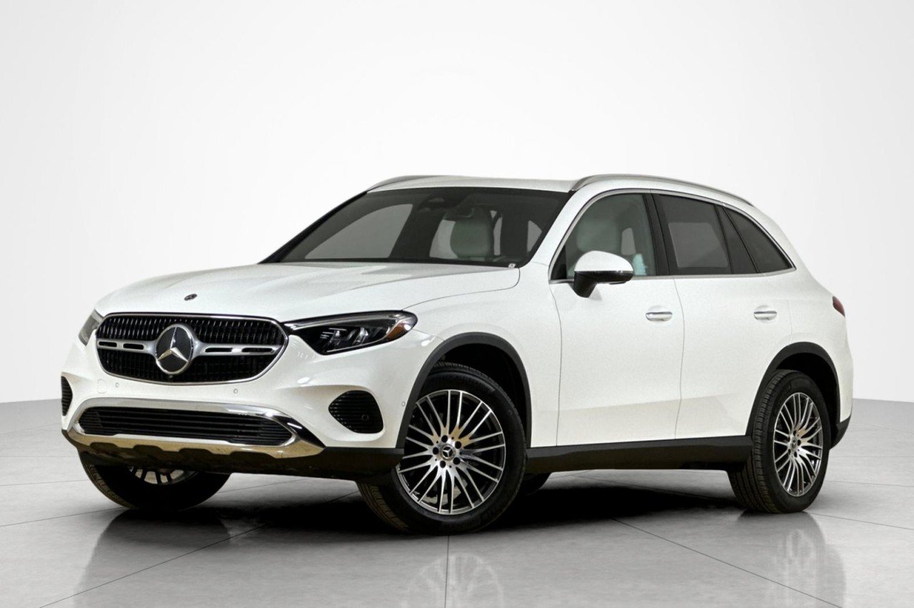 Certified Used 2025 Polar White Mercedes-Benz GLC 300 image 1