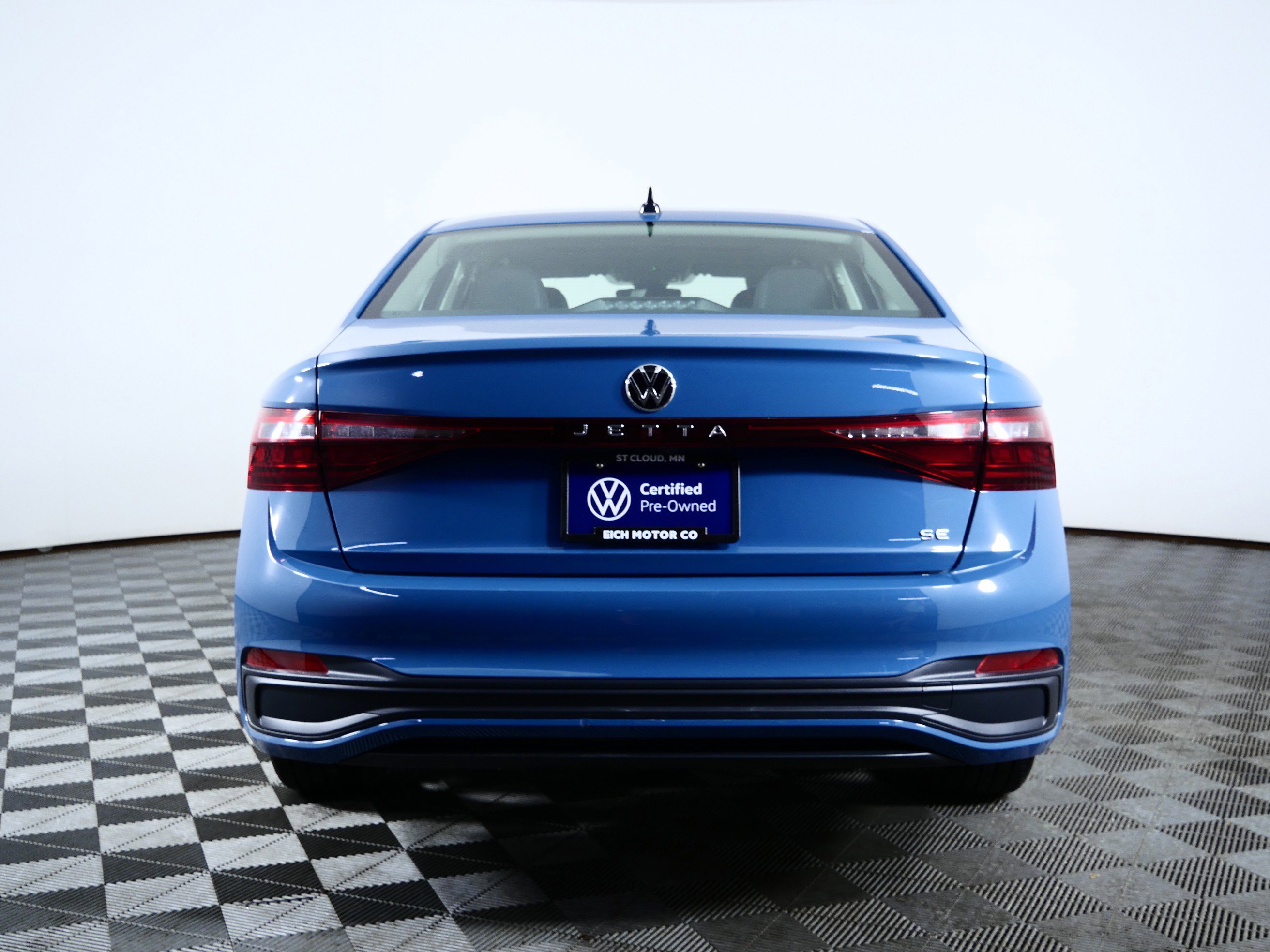 Used 2025 MONTERY BLUE Volkswagen SE image 6