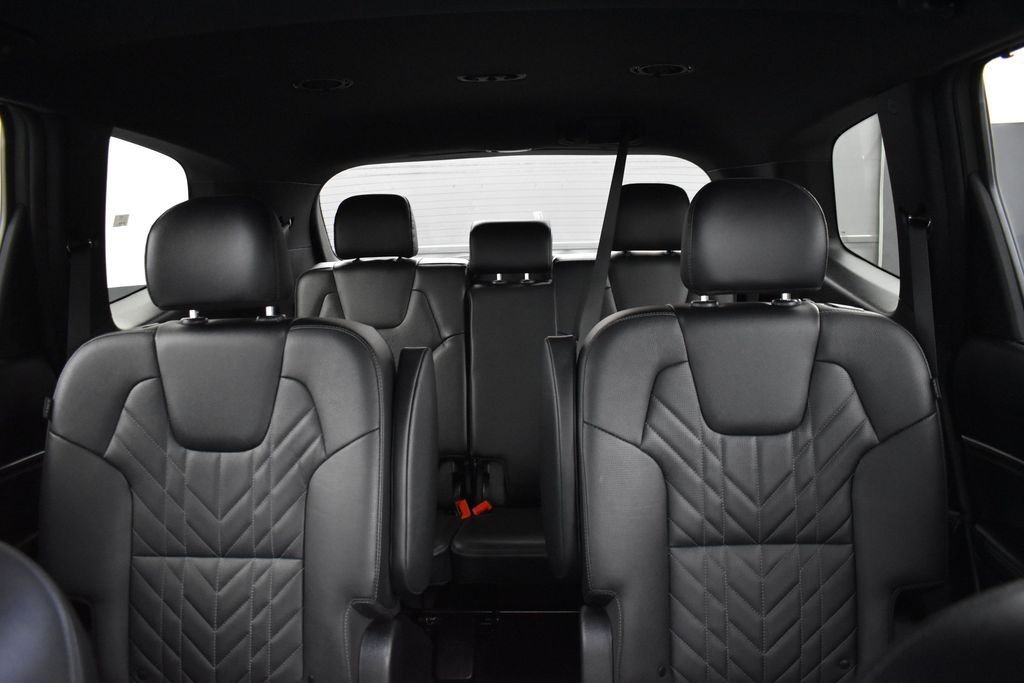 Certified Used 2025 Green Kia EX X-Line image 18