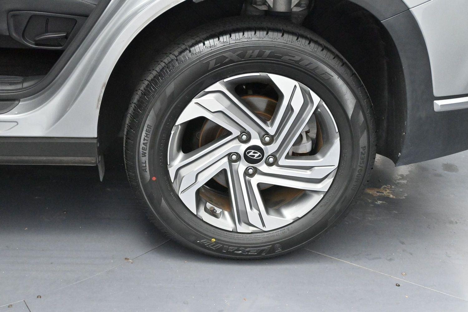 Used 2021 Shimmering Silver Hyundai SEL image 32
