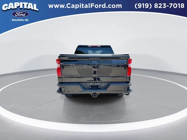 Used 2021 Black Chevrolet Custom image 7