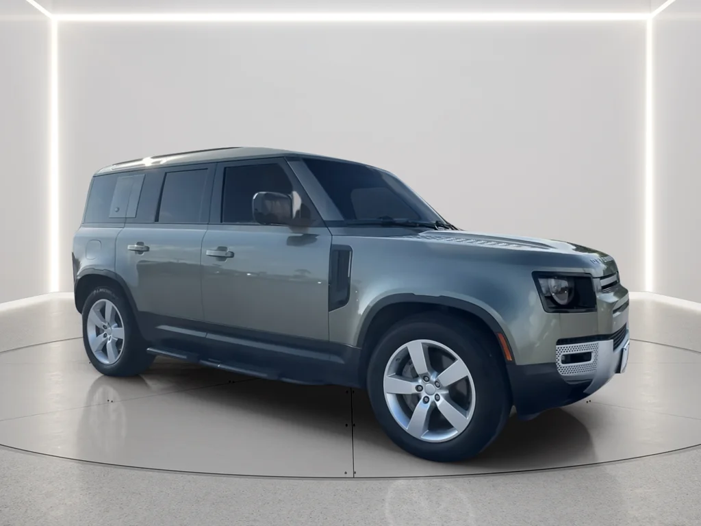 Used 2021 Green Land Rover SE image 2