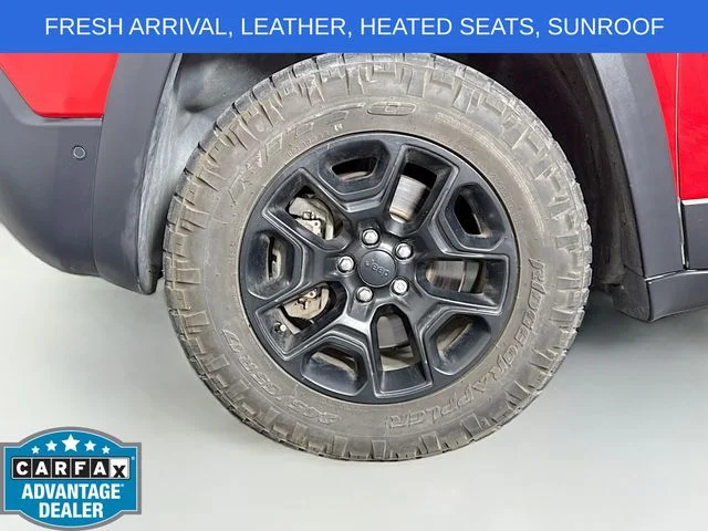 Used 2019 Red Jeep Trailhawk image 31