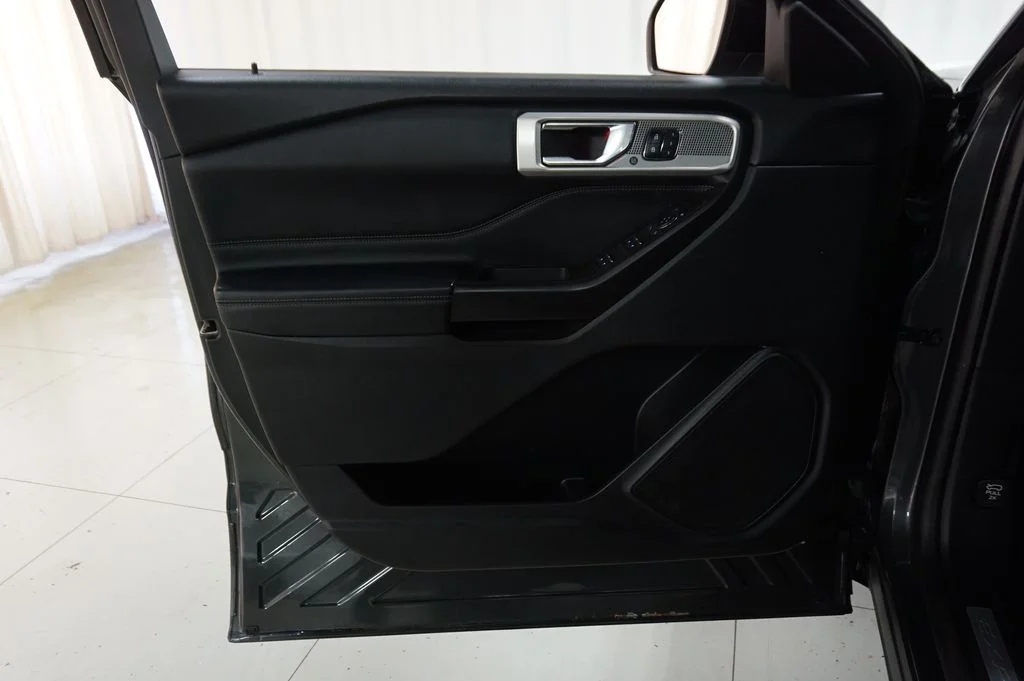 Used 2020 Magnetic Ford Limited image 35