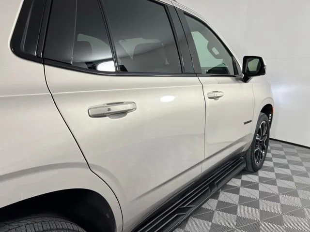 Used 2022 Empire Beige Metallic Chevrolet RST image 9