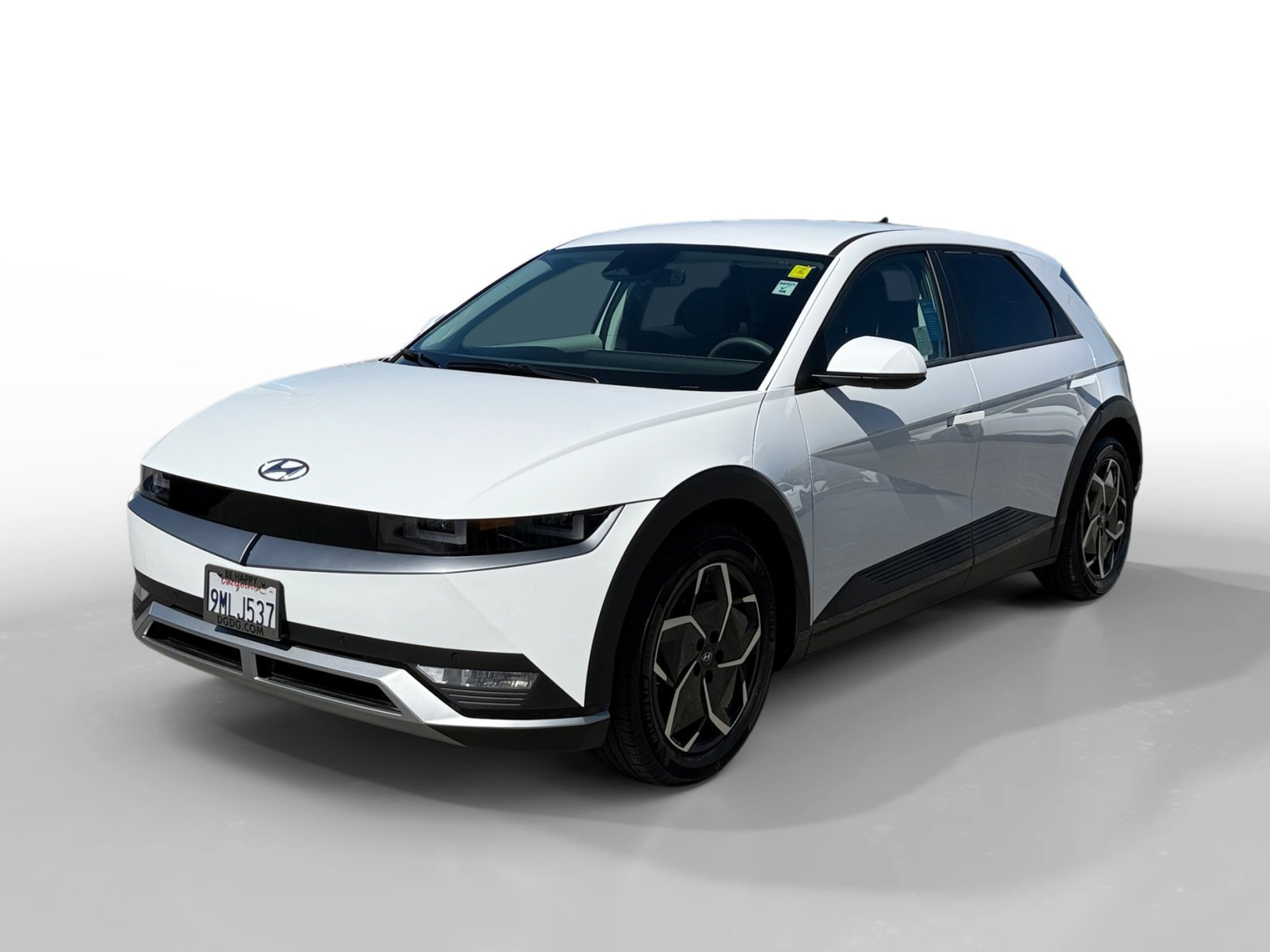 Certified Used 2024 Atlas White Hyundai SEL image 1
