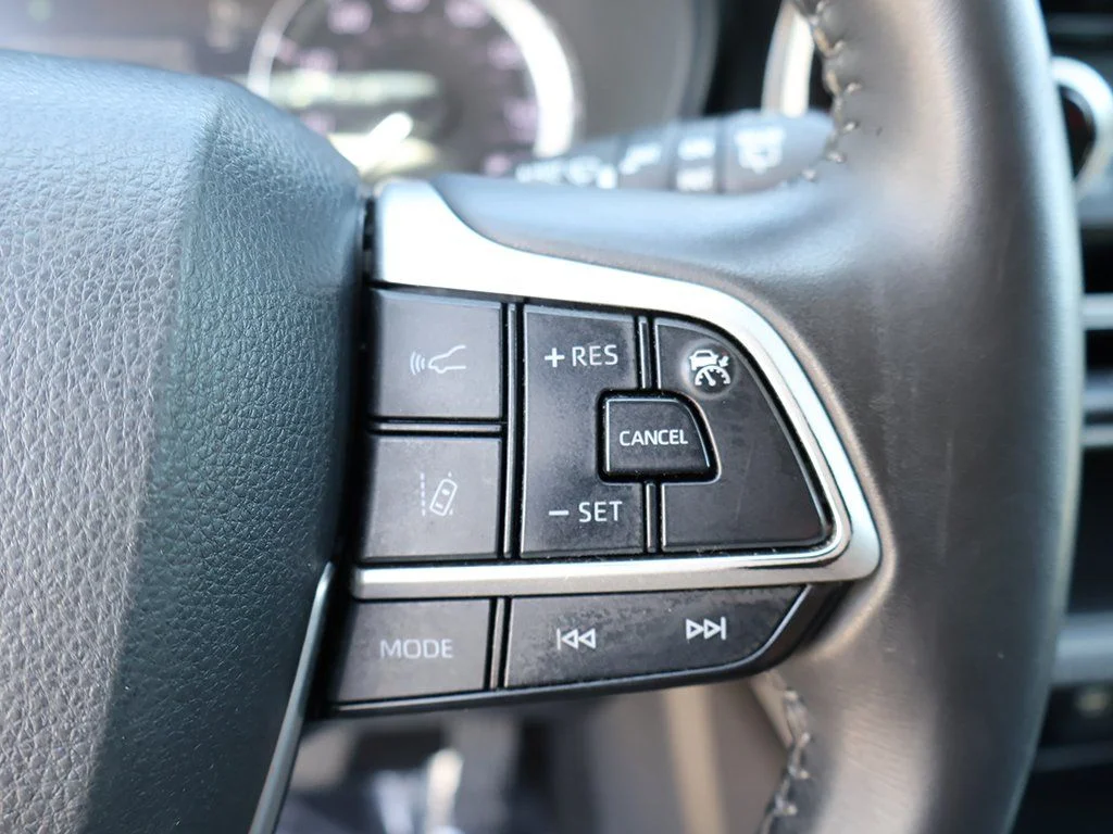 2024 Toyota Highlander LE - Photo 46