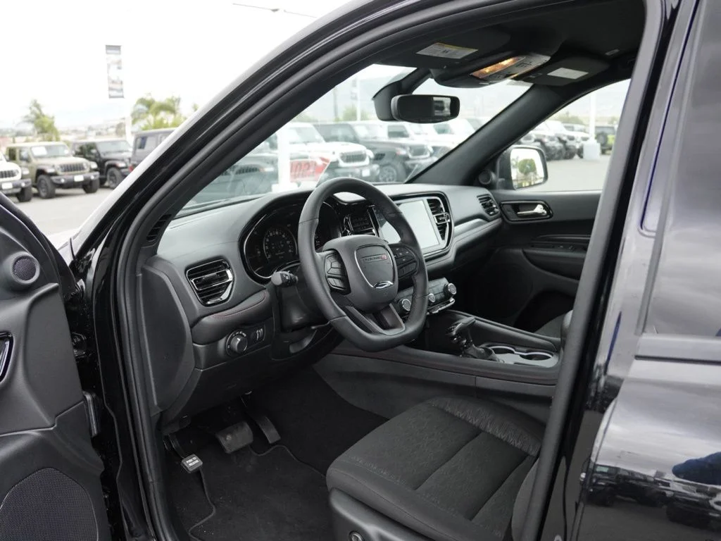 New 2026 Diamond Black Clear-Coat Exterior Paint Dodge GT image 19