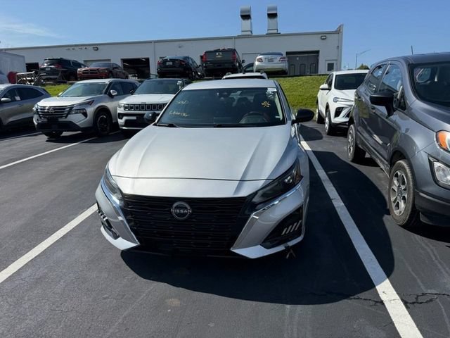 Used 2024 Silver Nissan 2.5 SV image 4