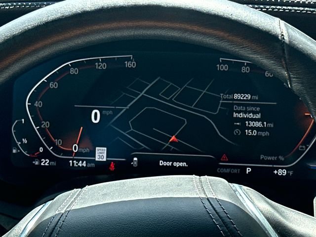 Used 2021 White BMW xDrive40i image 27