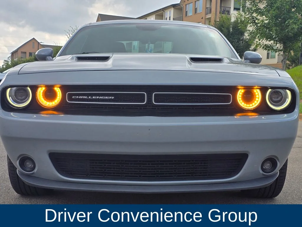 Used 2020 Gray Dodge SXT image 5