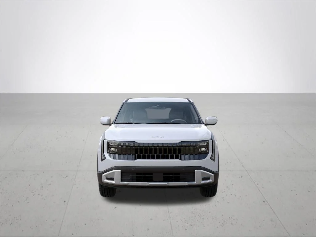 New 2027 White Kia LX image 2