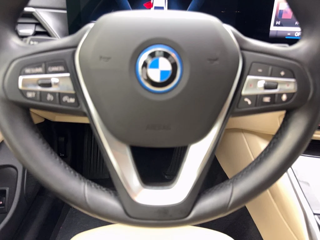 Used 2024 White BMW eDrive35 image 60