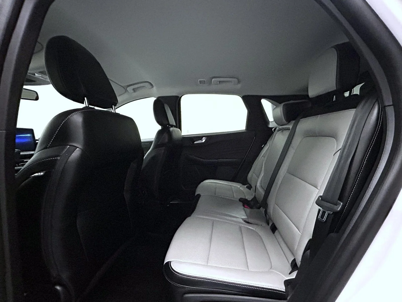 Used 2023 White Ford Platinum image 19