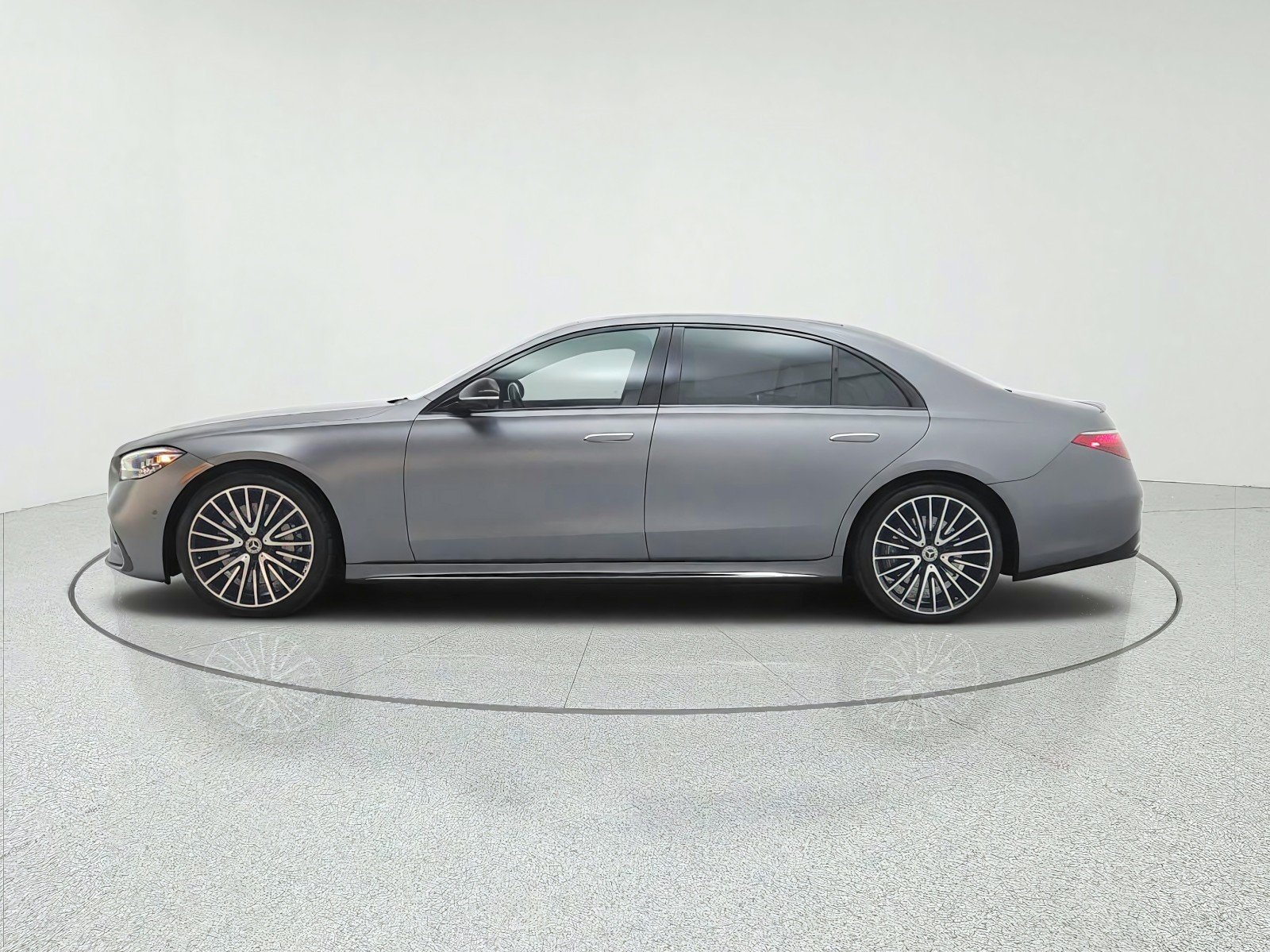 Certified Used 2023 MANUFAKTUR Selenite Grey Magno Mercedes-Benz S 580 4MATIC® Sedan image 8