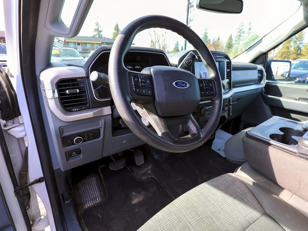Used 2021 Oxford White Ford XLT image 12