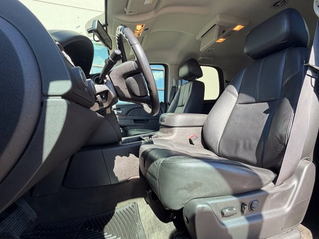 Used 2013 Black Chevrolet LT image 6
