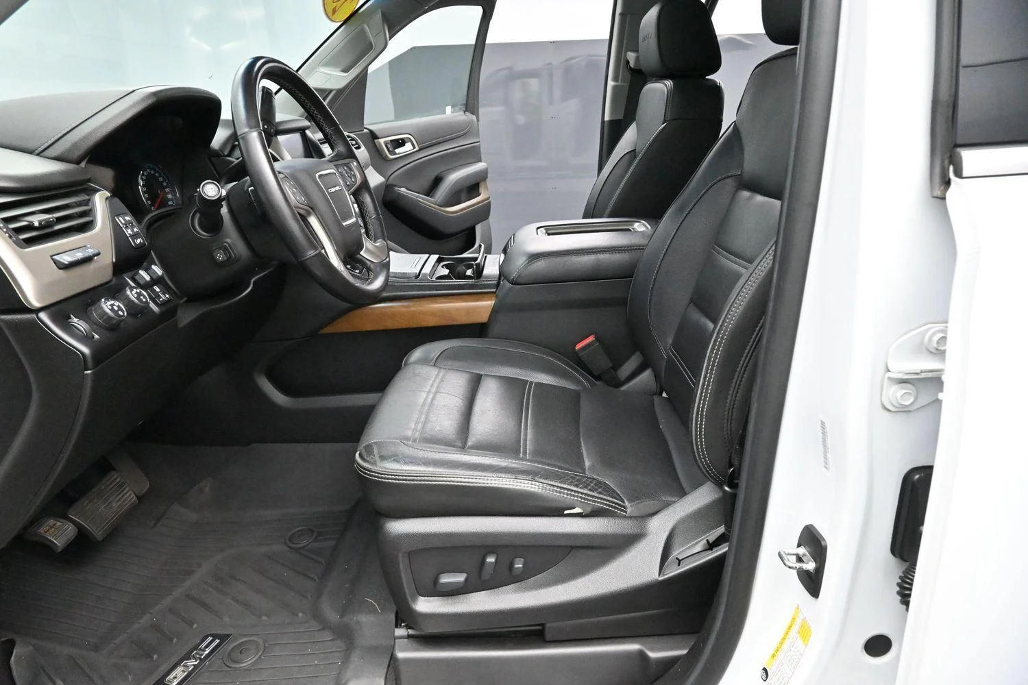 Used 2020 Summit White GMC Denali image 17