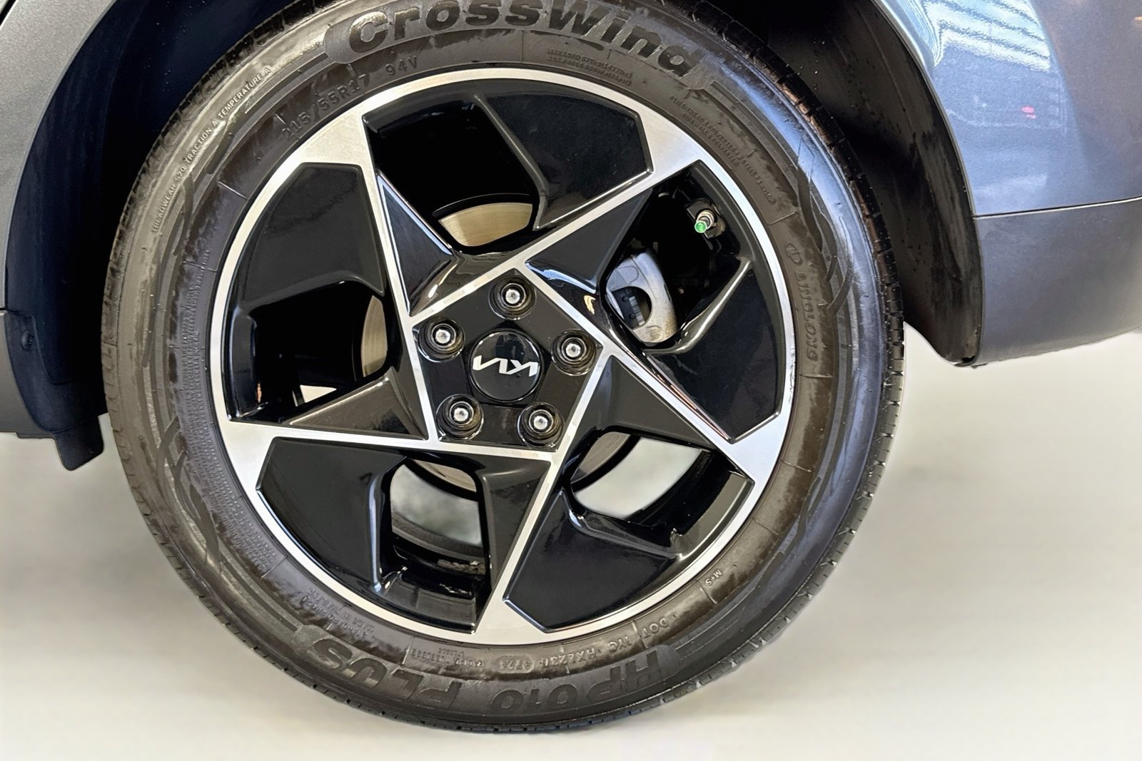 Used 2023 Gravity Gray Kia EX image 30