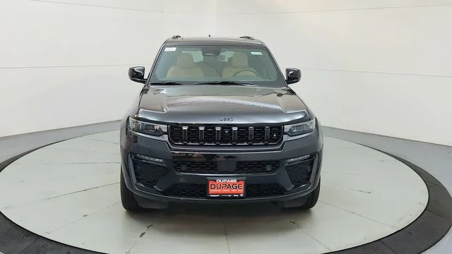 New 2026 Diamond Black Crystal Pearl-Coat Exterior Paint Jeep Summit image 2