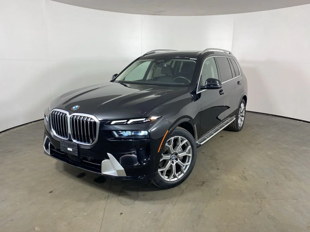2023 BMW X7 xDrive40i's photo
