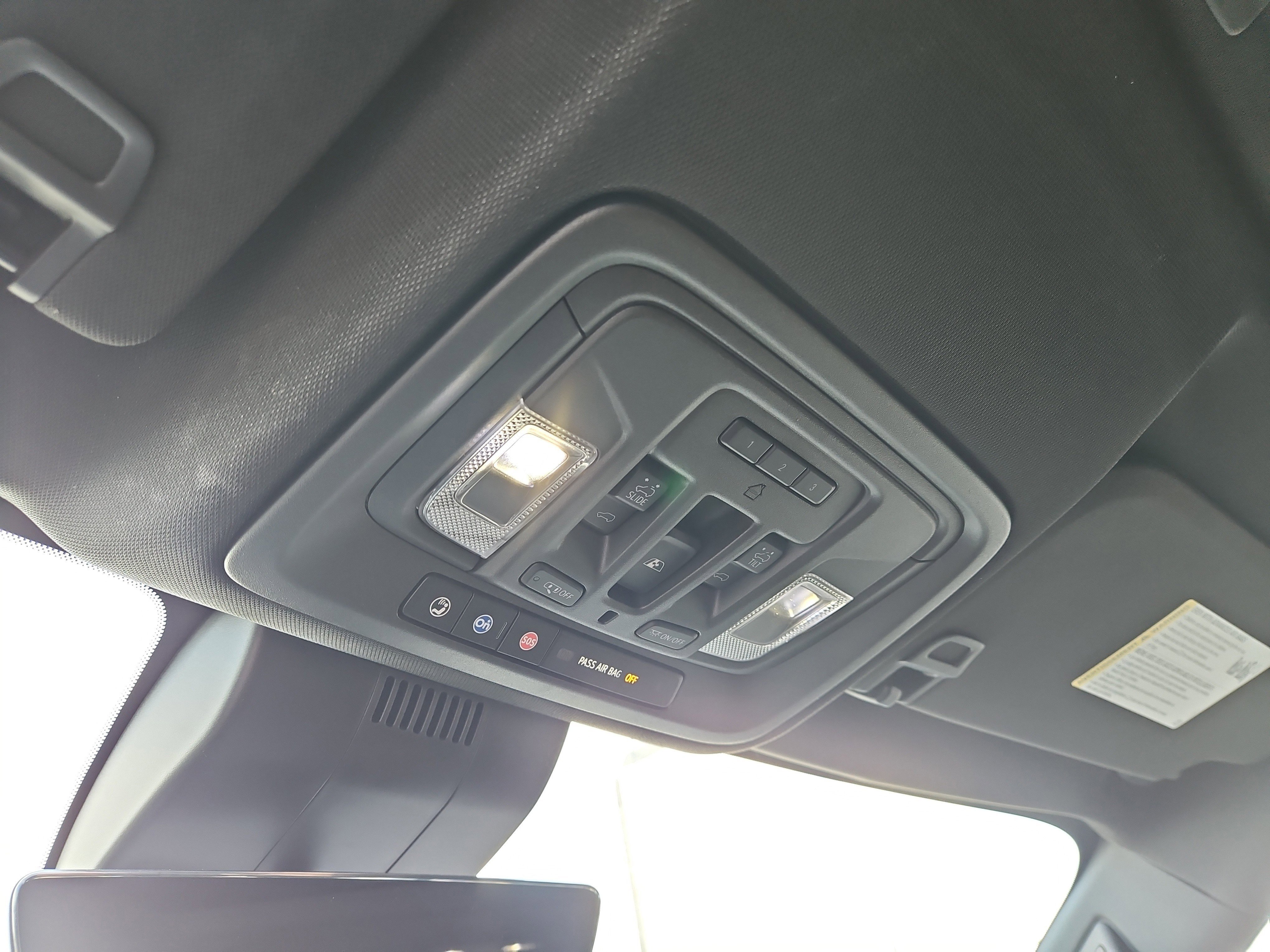 Used 2023 Iridescent Pearl Tricoat Chevrolet High Country image 31