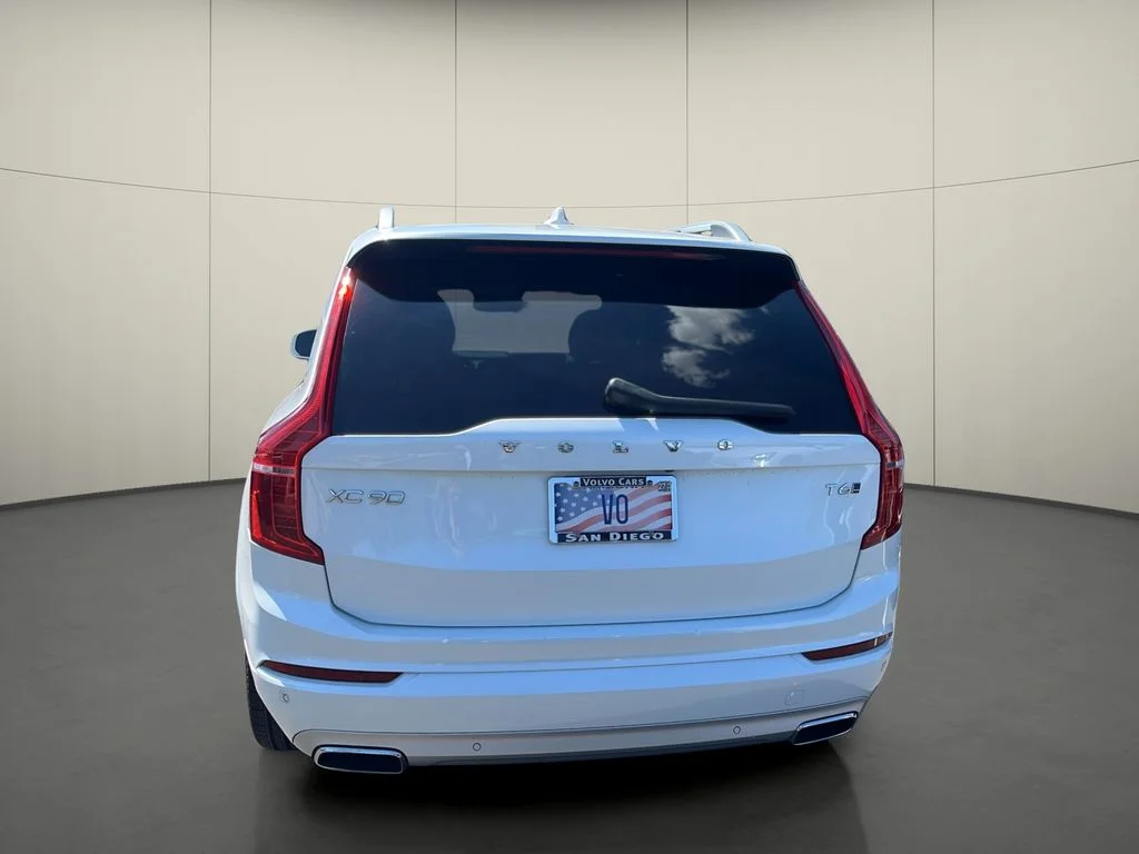 Used 2019 White Volvo T6 Momentum image 6