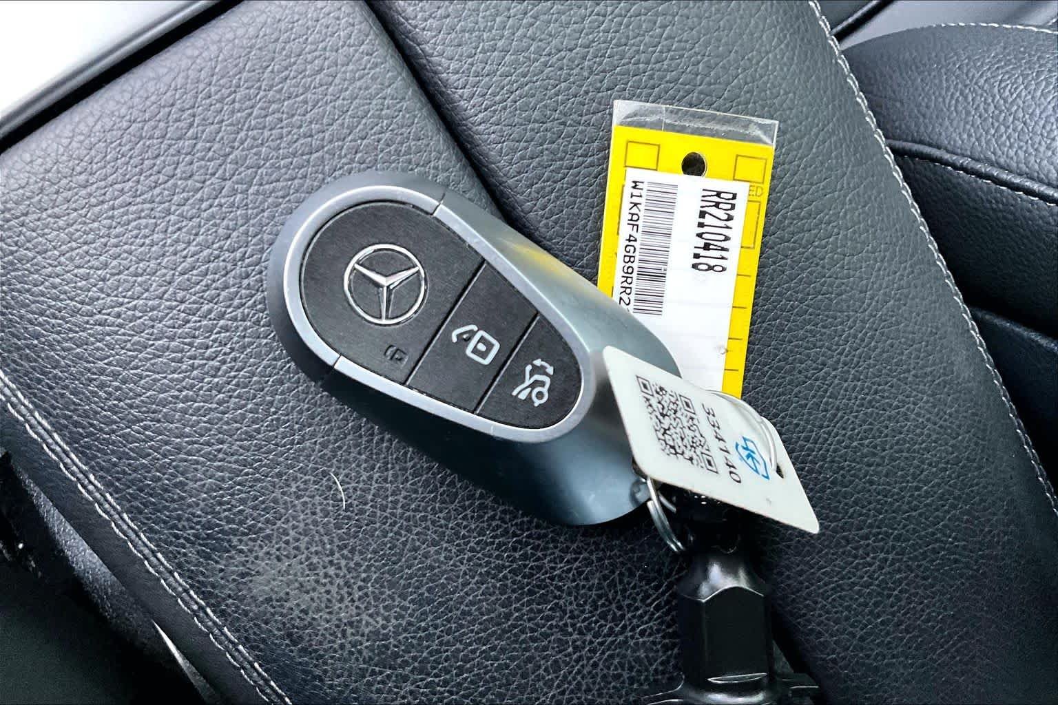 Used 2024 Graphite Grey Metallic Mercedes-Benz C 300 image 15