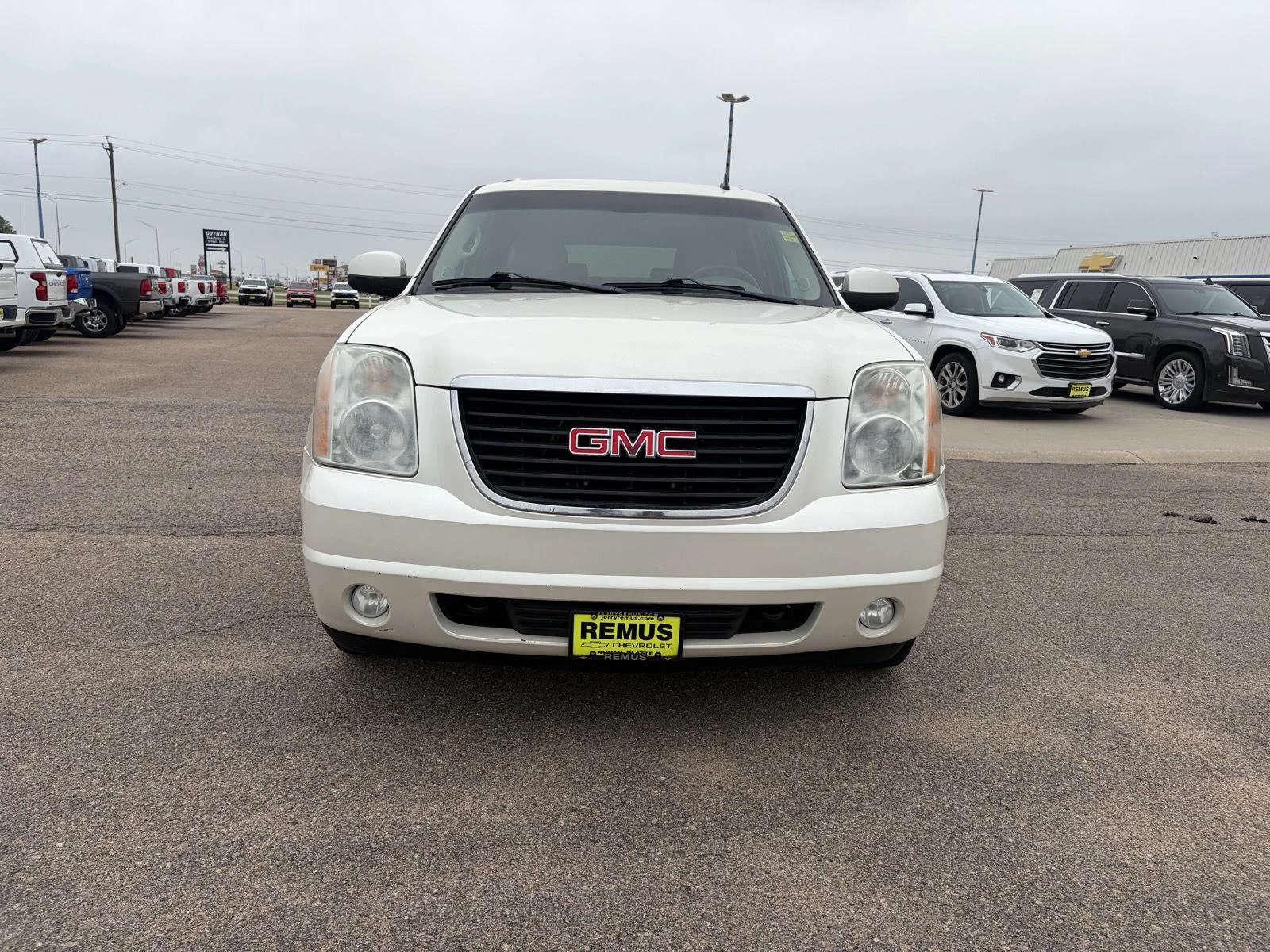 Used 2011 GMC Yukon XL SLT with VIN 1GKS2KE38BR208650 for sale in North Platte, NE