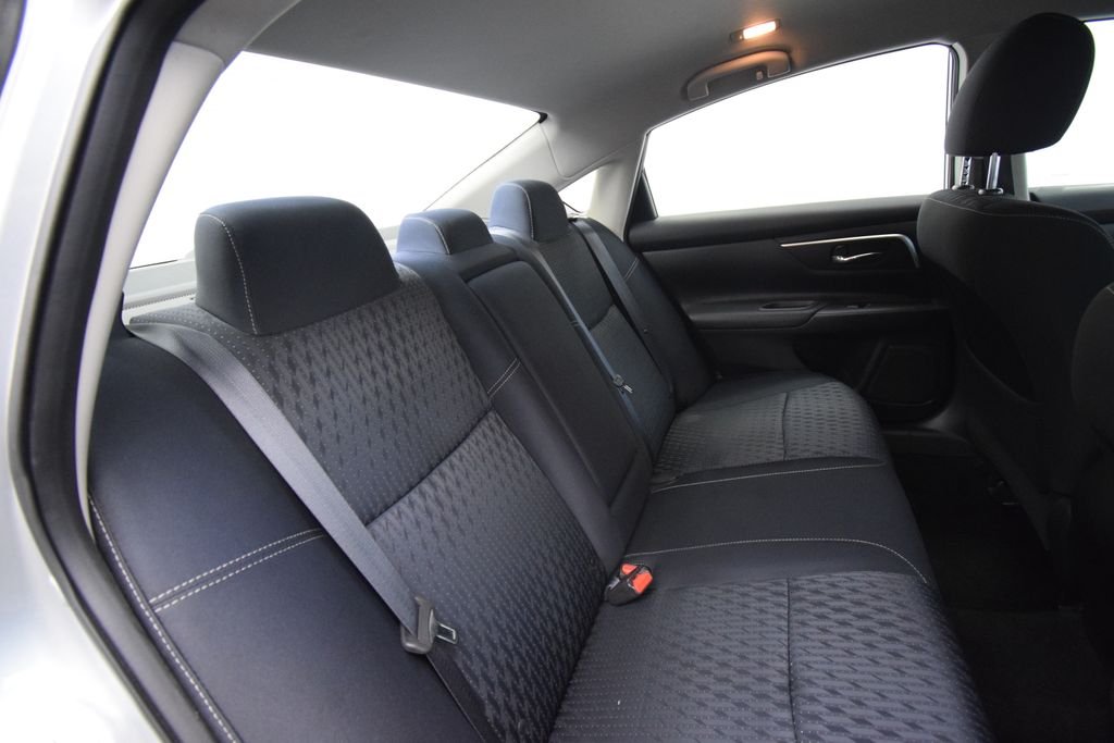 Used 2016 Silver Nissan 2.5 SV image 16