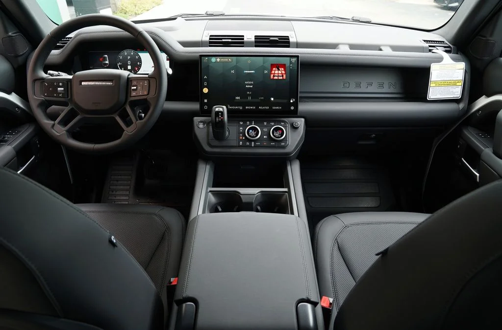 New 2026 Fuji White Land Rover X-Dynamic SE image 9
