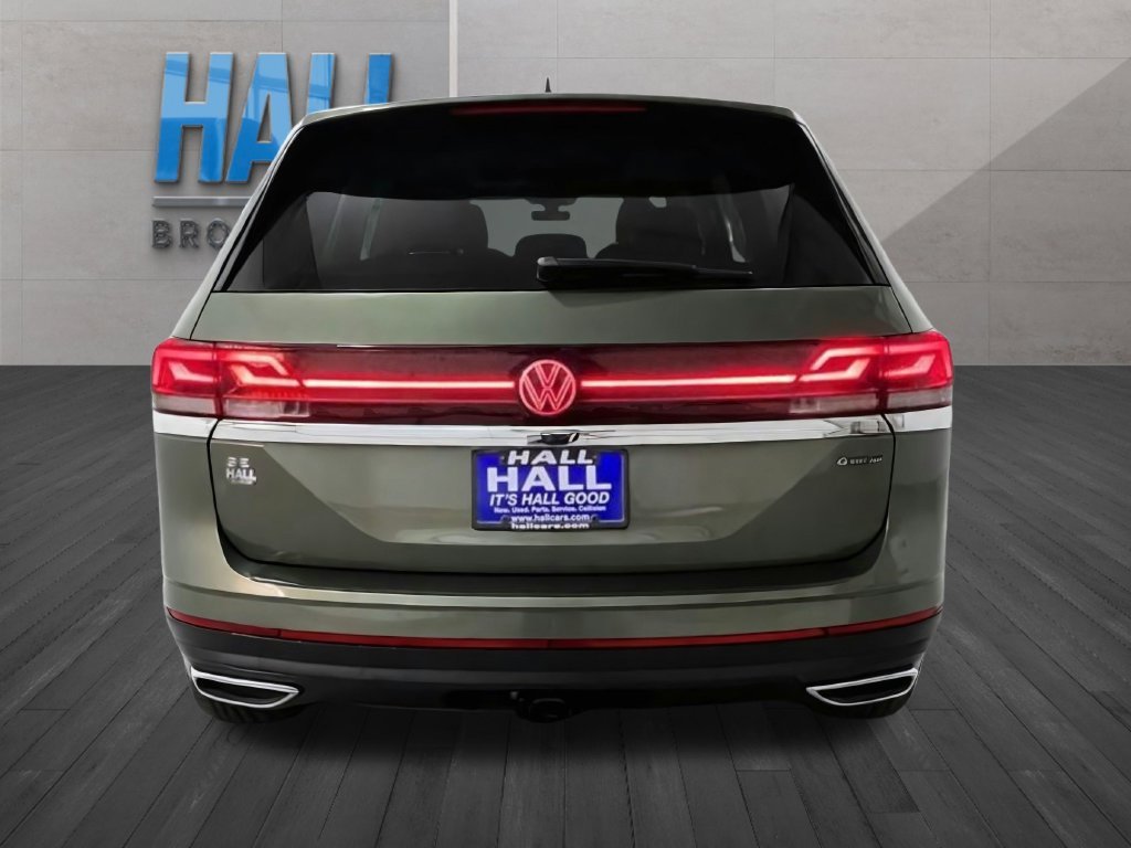 New 2026 Green Volkswagen SE w/Technology image 4