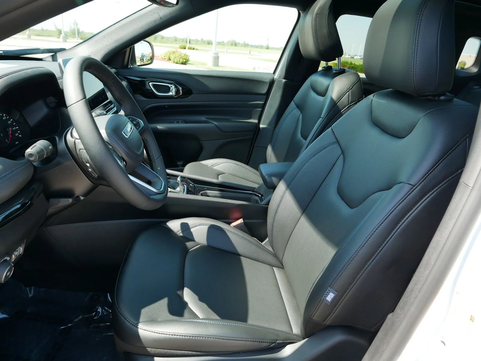 2025 Jeep Compass Limited - Photo 11