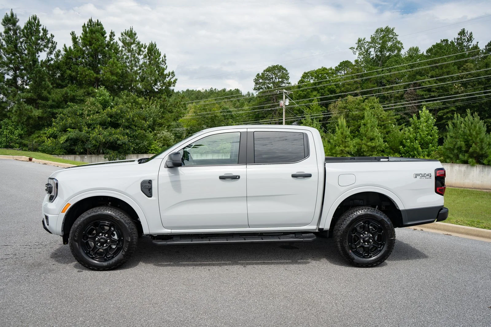 New 2026 Avalanche Ford XLT image 5