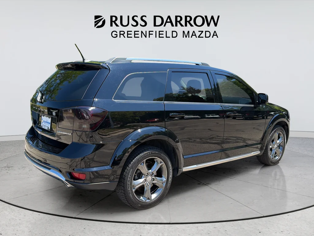 Used 2015 Black Dodge Crossroad image 5
