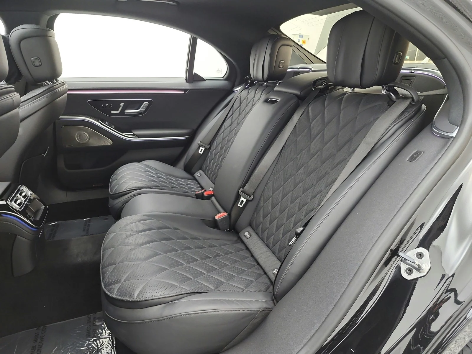 Used 2023 Obsidian Black Mercedes-Benz S 580e 4MATIC® Sedan image 15