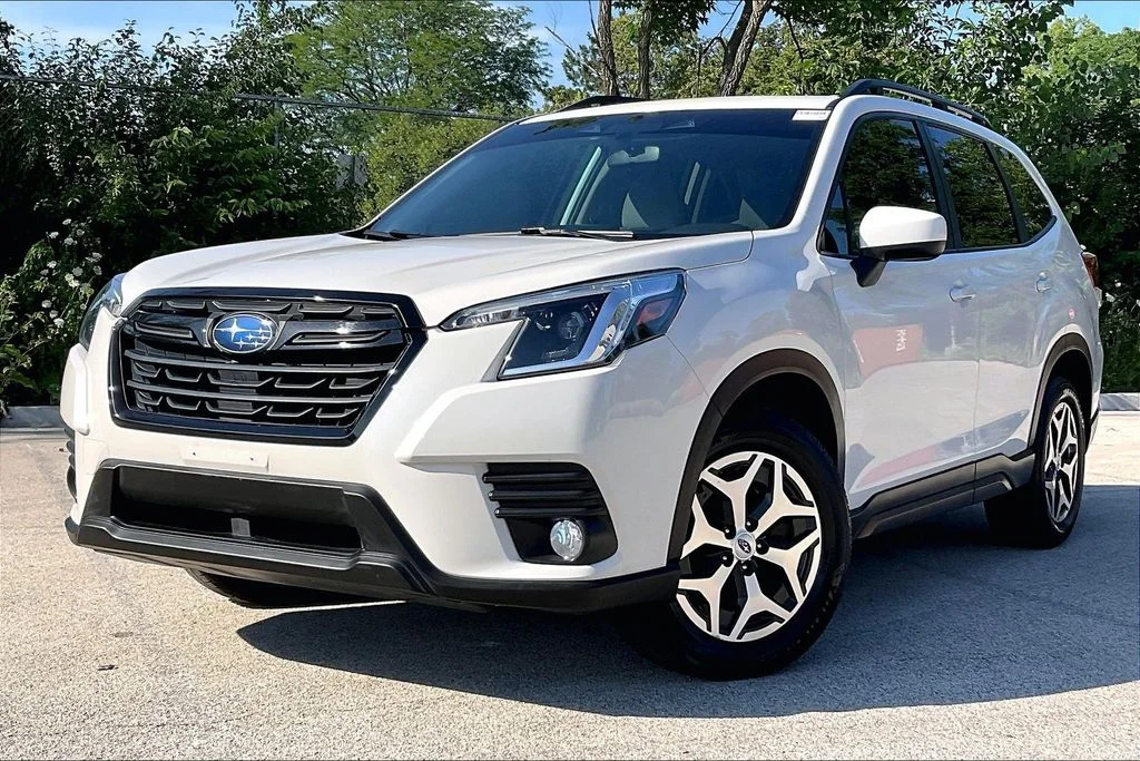 Used 2023 White Subaru Premium image 12