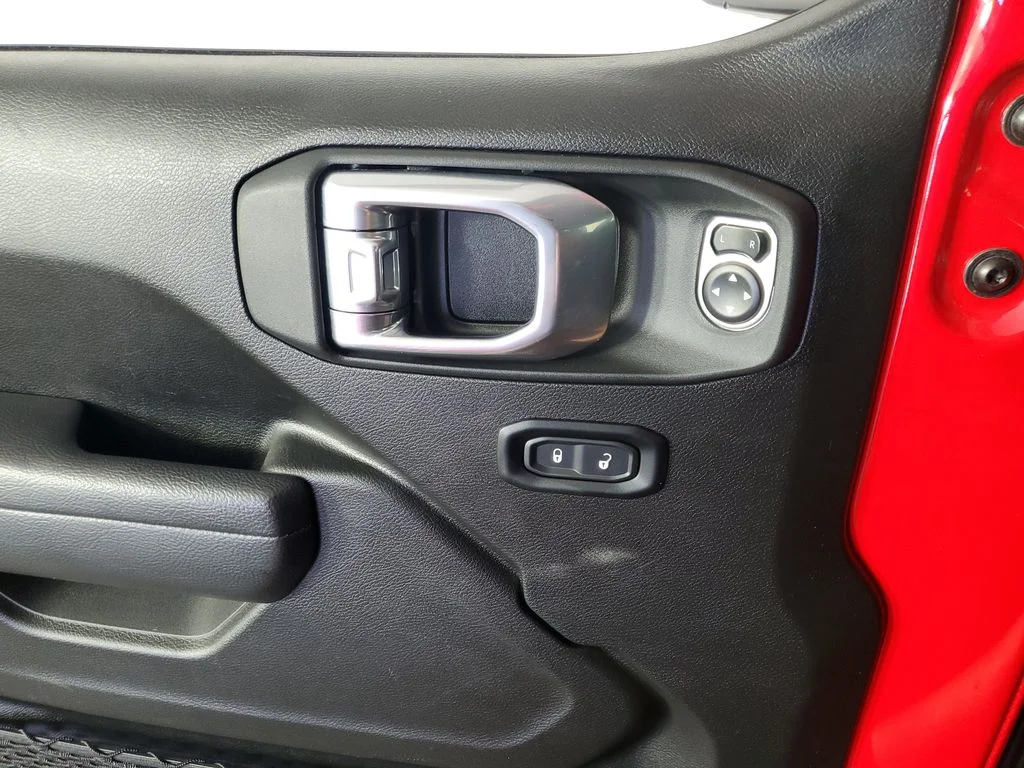2025 Jeep Wrangler 4-Door Rubicon - Photo 29